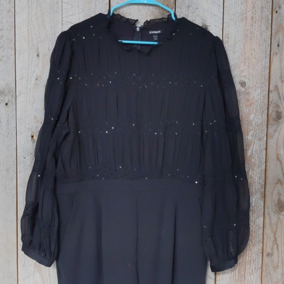 Express pleated chiffon sequin tuxedo jumpsuit Large - Picture 5 of 8